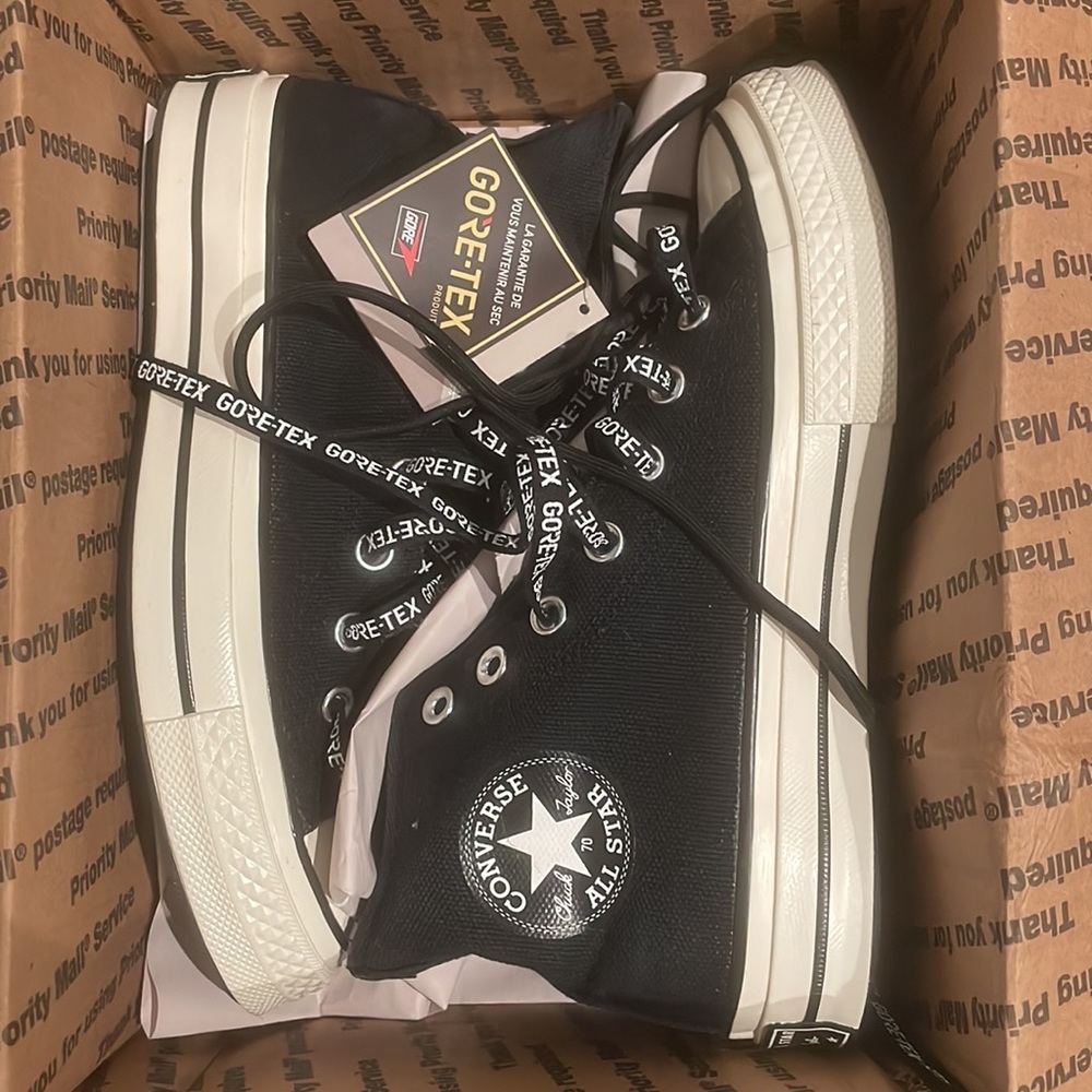 NWT 7W/5M black Converse Chucks 70 hi-tops w/ GORE-TEX